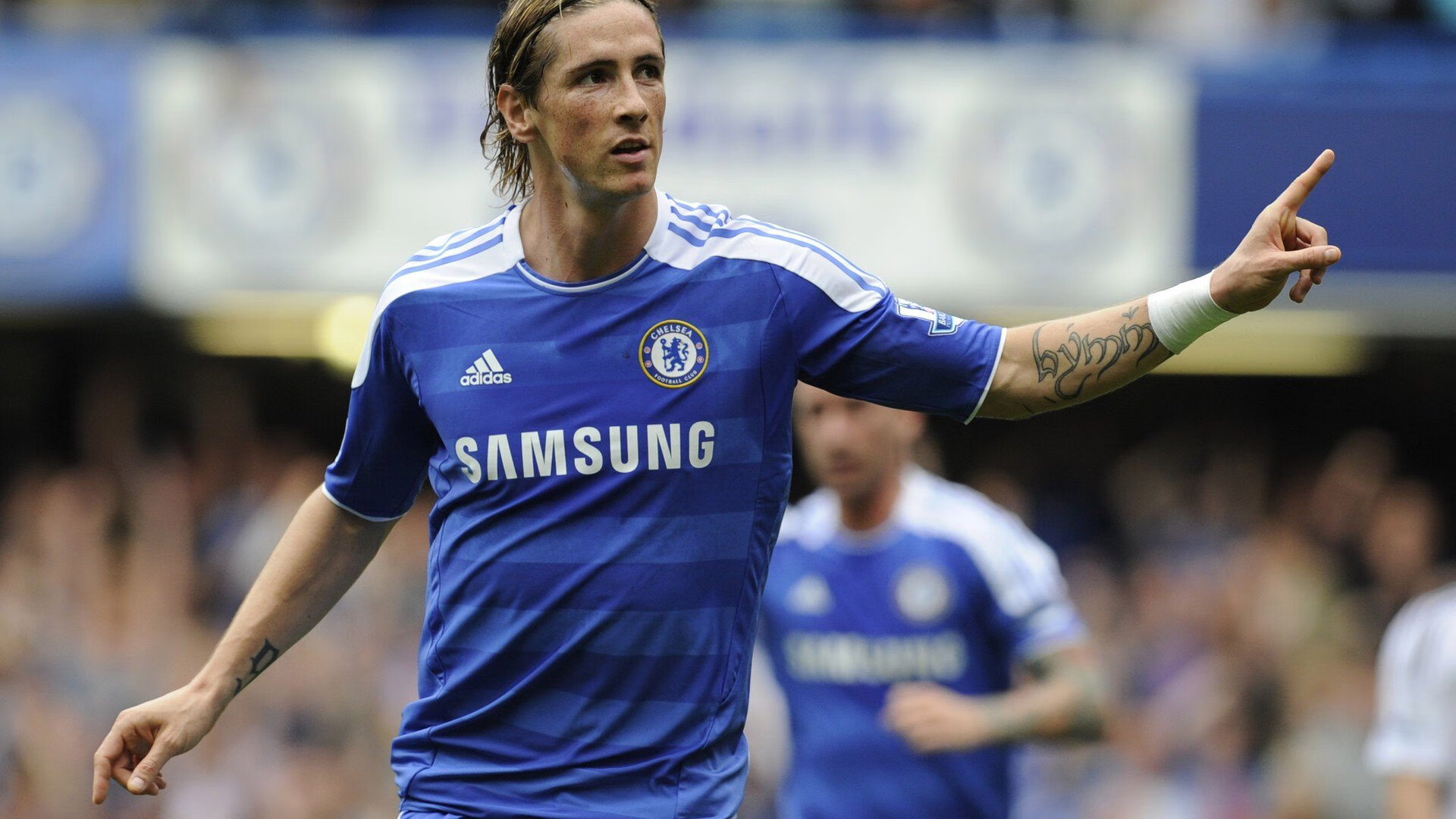 开云中国-勇士力克尼克斯，全明星赛前哨战中库里双手暴扣点燃全场，库里40分勇士力克魔术