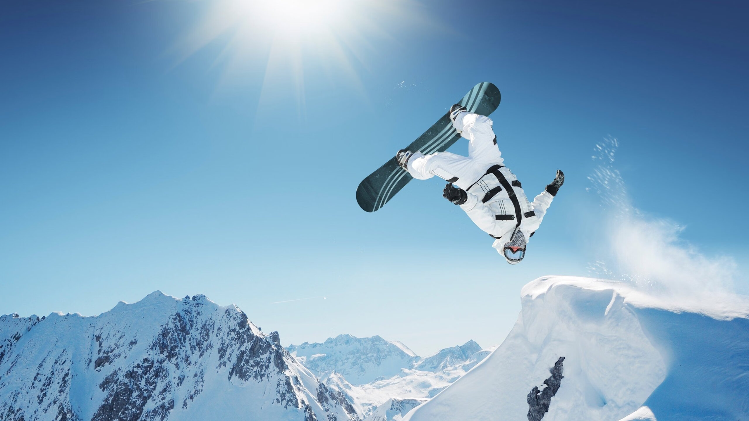 《青少年电竞竞技：成长的烦恼与未来的希望》，电竞青少年的逐梦路