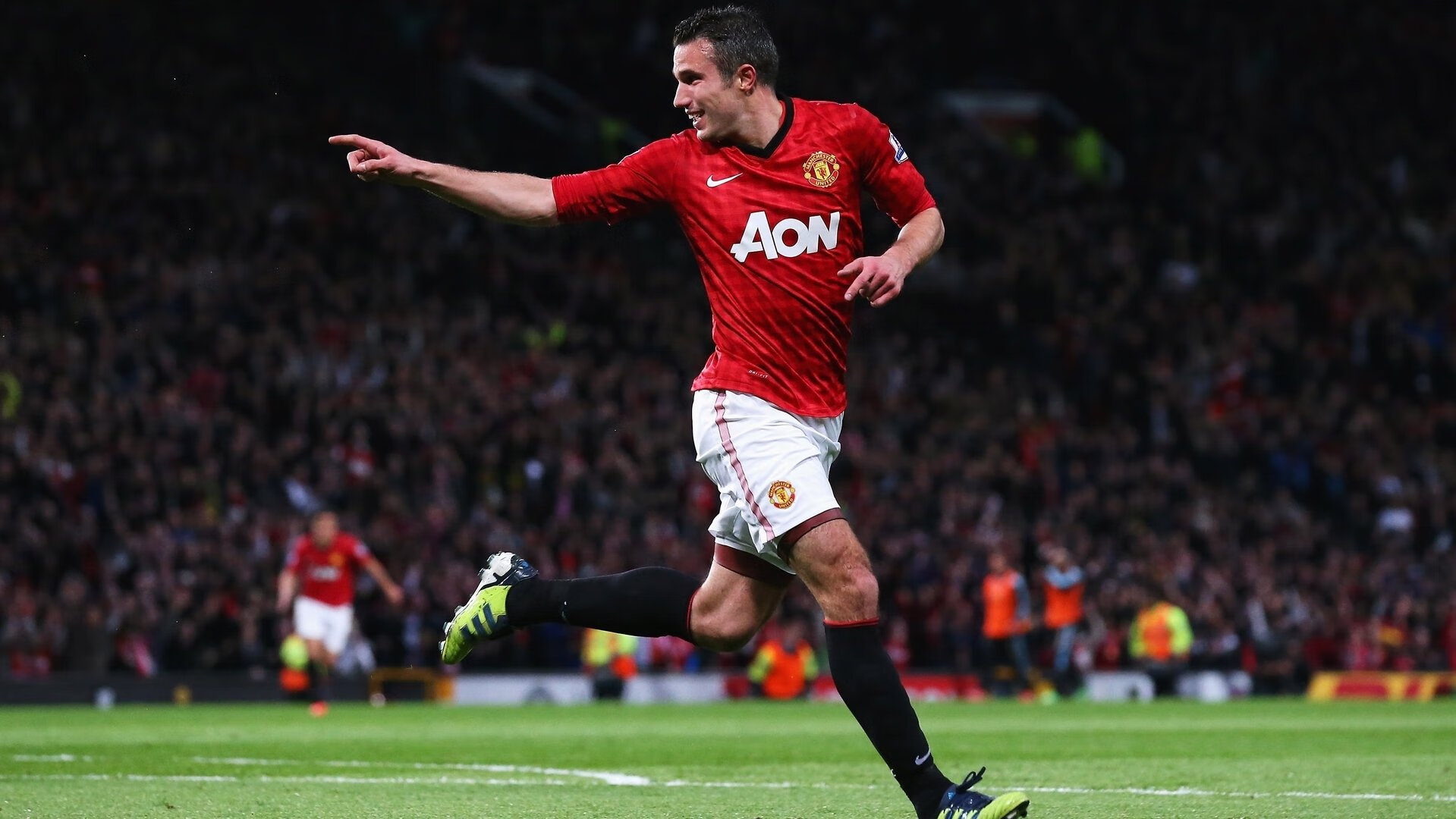 欧冠奖杯的故事：金光闪耀的荣耀象征，欧冠奖杯名字是什么