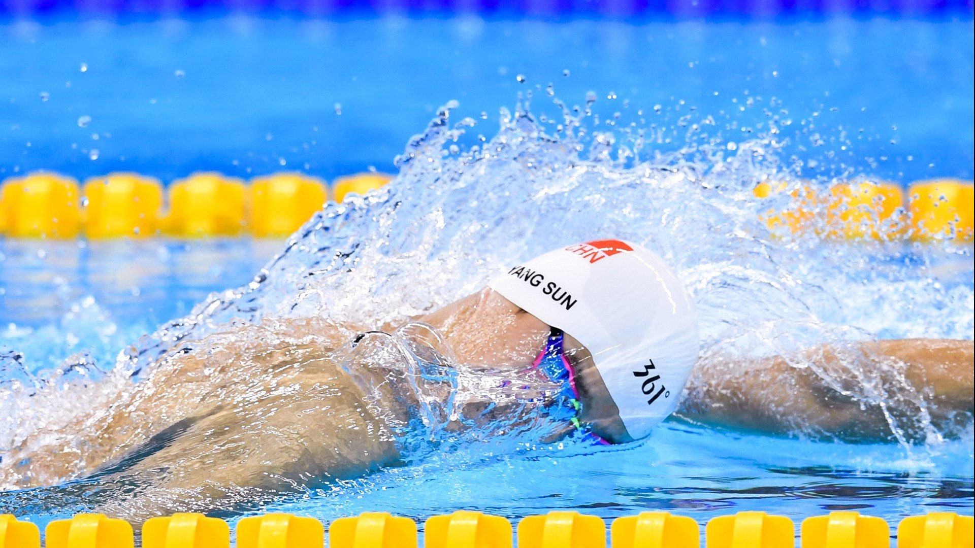 特色篮球运动在少数民族地区广泛流行，促进民族团结和体育融合